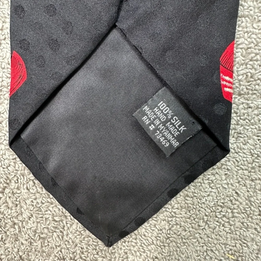 Vintage 1996 Looney Tunes Tasmanian Devil Taz Christmas Silk Tie Black Holiday